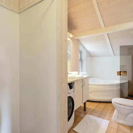 Holiday home Frische Brise 20 - Dorf 3 *